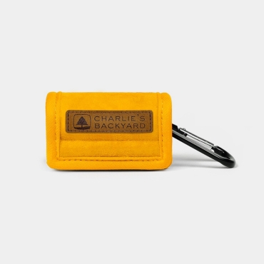Pochette Charlie's Backyard jaune impérial
