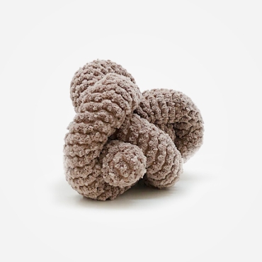 Peluche de fouille à nouer - Nou (taille L) Taupe - Lambwolf Collective - le Maître des Lieux