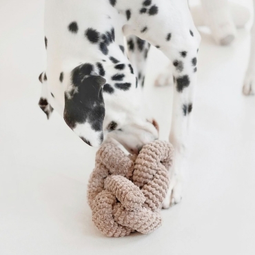 Peluche de fouille à nouer - Nou (taille L) Taupe - Lambwolf Collective - le Maître des Lieux