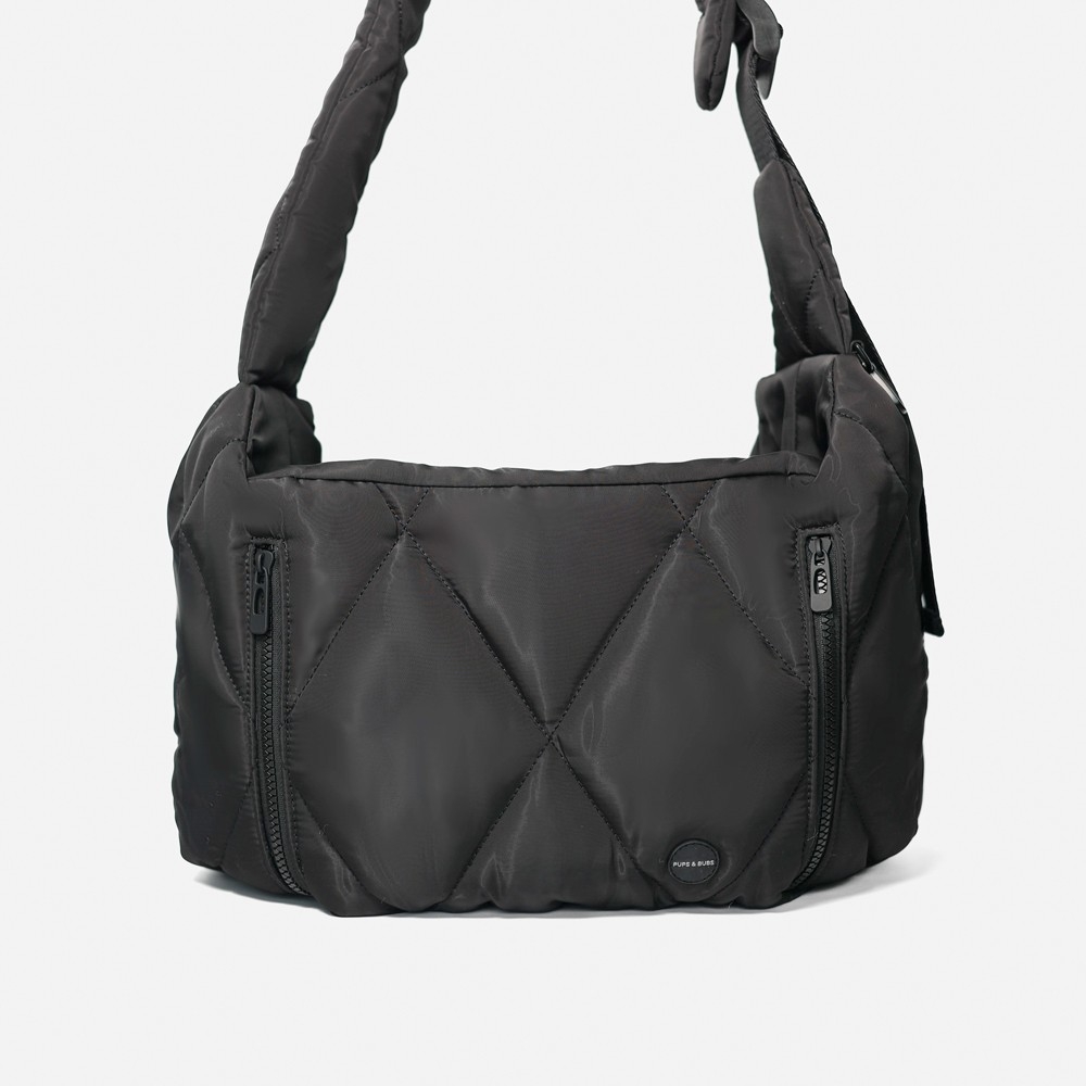 Sac de transport matelassé à bandoulière pour petit chien - Pups & Bubs Cloud Crossbody noir - le Maître des Lieux Sac de transport matelassé à bandoulière pour petit chien - Pups & Bubs Cloud Crossbody noir - le Maître des Lieux