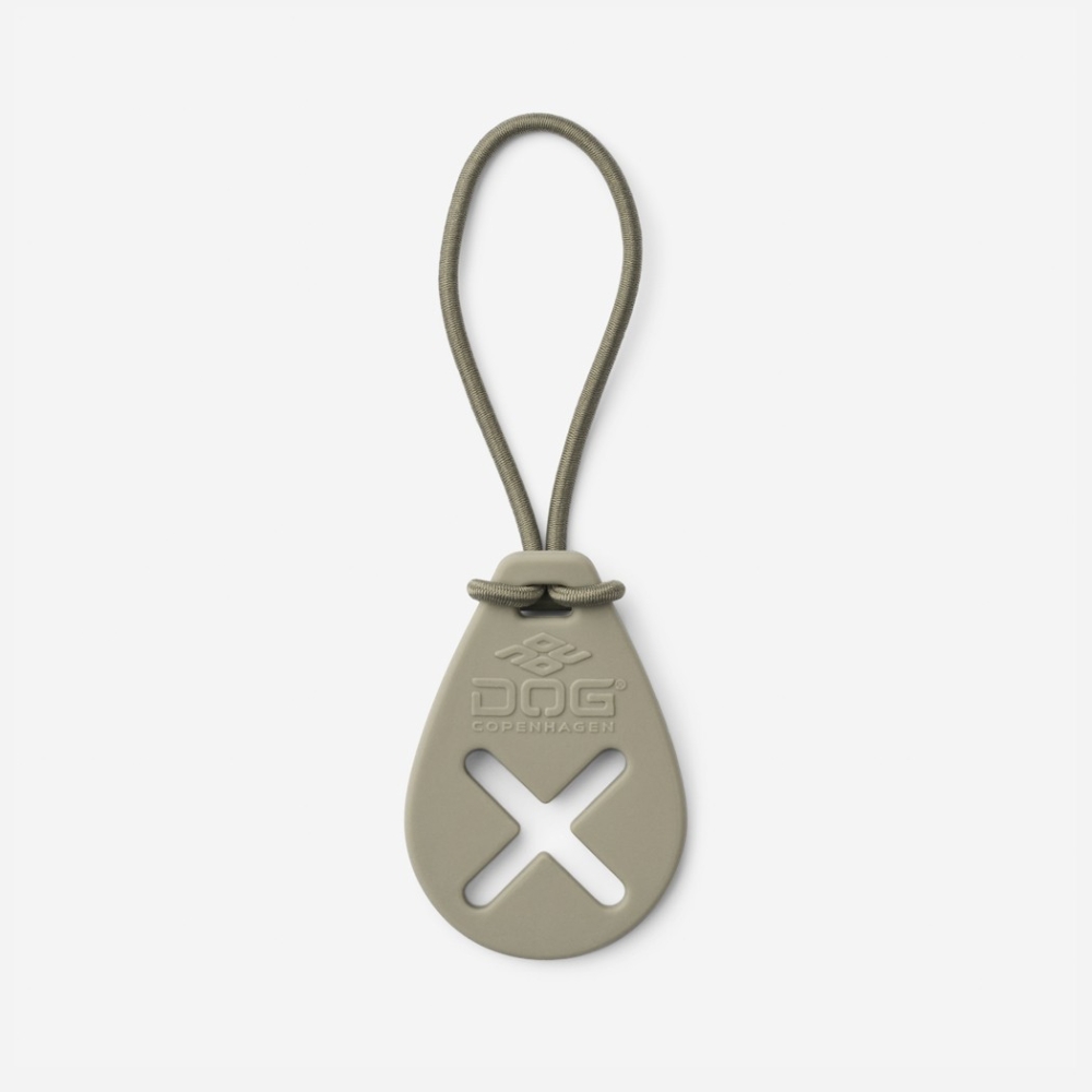 Porte sac à déjections Dog Copenhagen Flexy™ Desert dune - Le Maître des Lieux Porte sac à déjections Dog Copenhagen Flexy™ Desert dune - Le Maître des Lieux