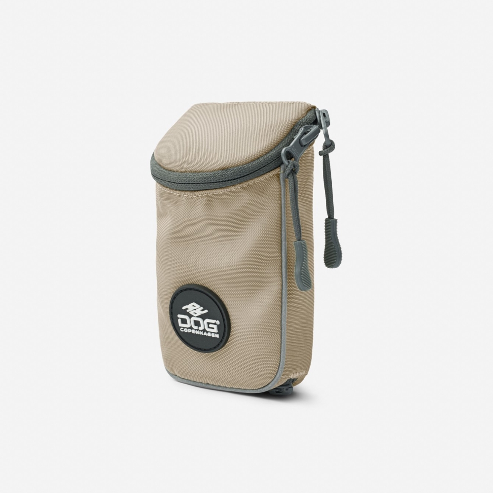 Petite pochette de laisse Dog Copenhagen Pouch Organizer™ Desert dune - Le Maître des Lieux Petite pochette de laisse Dog Copenhagen Pouch Organizer™ Desert dune - Le Maître des Lieux