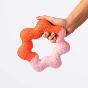 Jouet pour chien Wiggle Ring en feutre naturel - Awoo - le Maître des Lieux